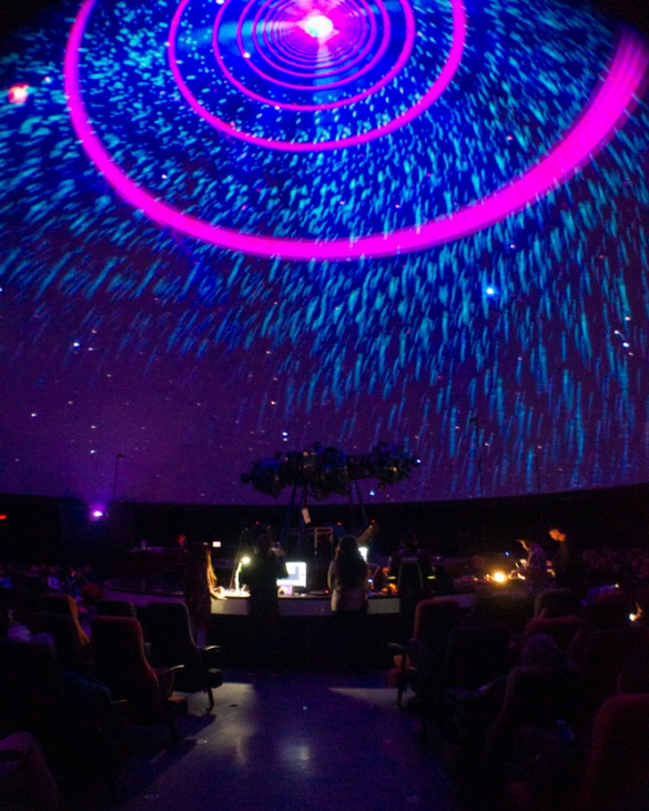 Festival Domo Lleno 2023 Proyección laser en el festival Domo Lleno 2022
